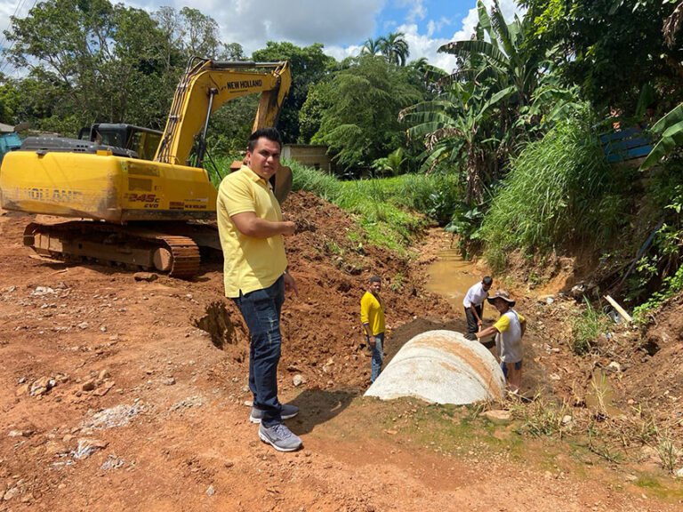 Últimas Notícias 1 Semob realiza limpeza e manutenção em córrego na zona sul a pedido do vereador Edimilson Dourado