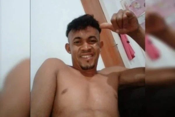IMAGENS FORTES - Carbonizado, corpo de homem morto em ritual foi separado em 419 partes