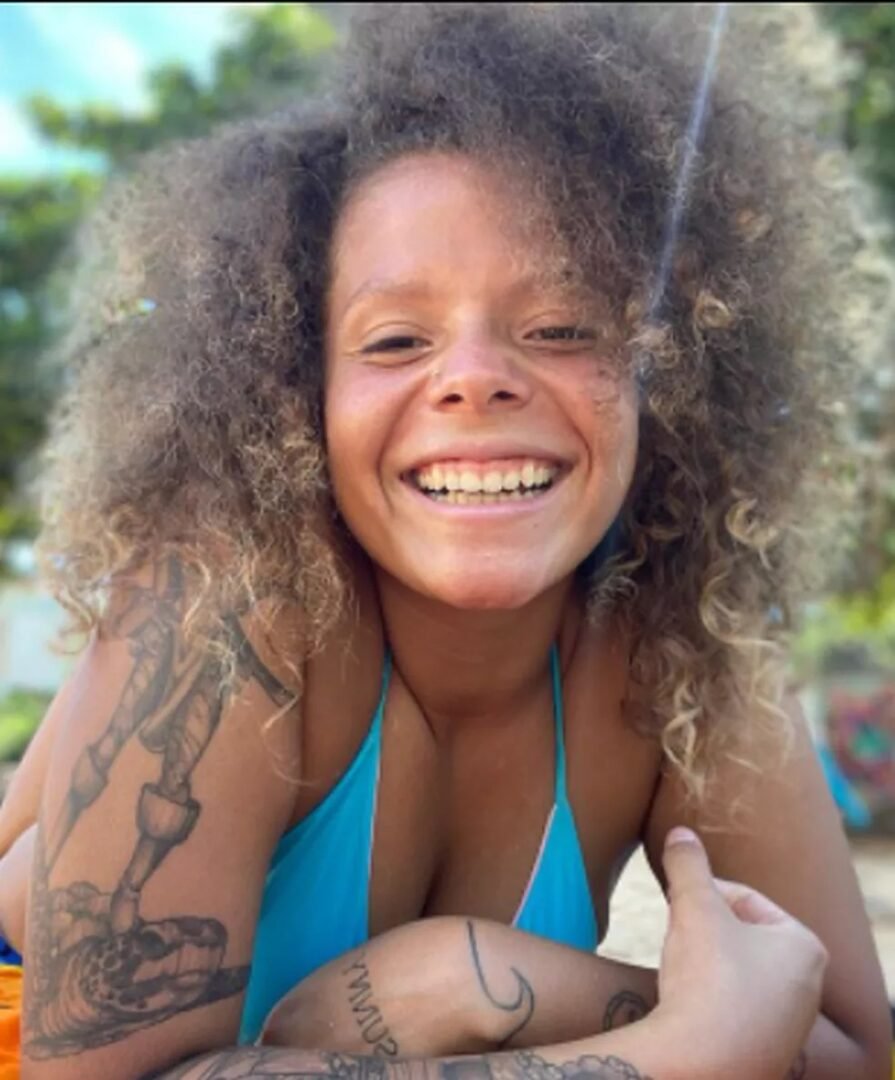 Vídeo: Modelo morre após ser atropelada enquanto andava de bicicleta em Vitória