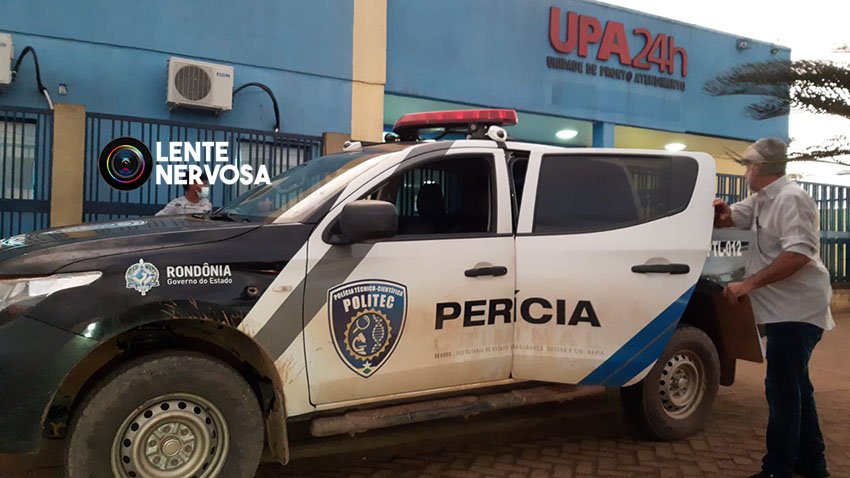 Homem é socorrido em viatura após ser baleado em tentativa de homicídio