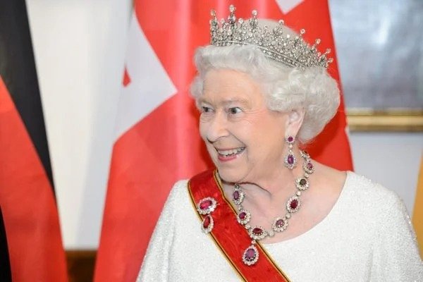 Mais rica do mundo? Saiba valor da extensa fortuna da rainha Elizabeth