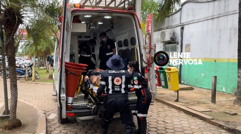 Ciclista é socorrido em estado grave após ser atropelado por motoqueiro inabilitado