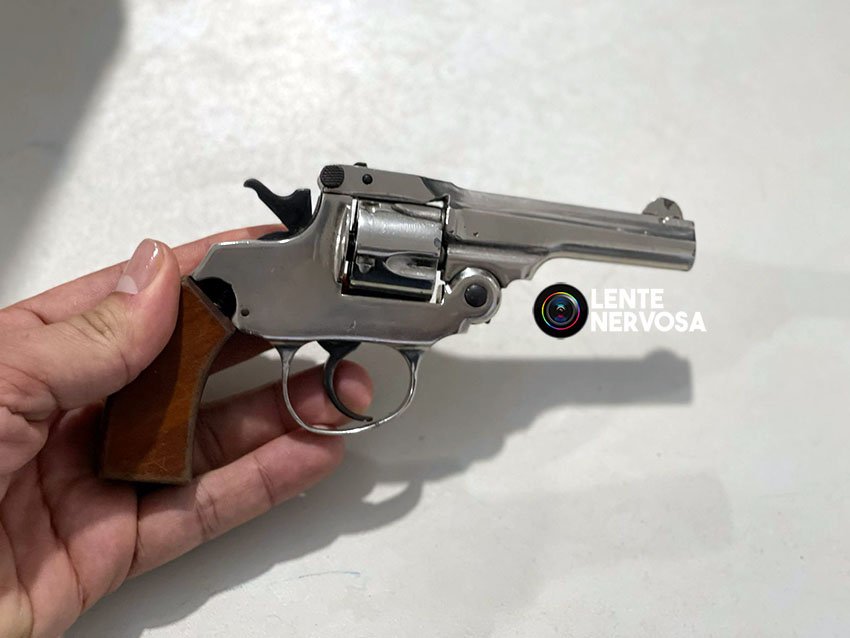 Força Tática apreende revólver e morador é preso no Morar Melhor