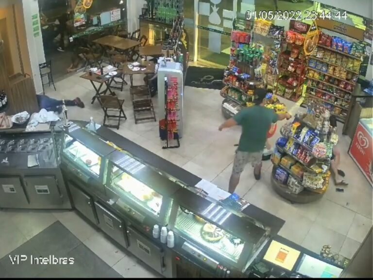 Últimas Notícias 10 Vídeo: policial federal mata uma pessoa e fere outras três após briga em posto de Curitiba