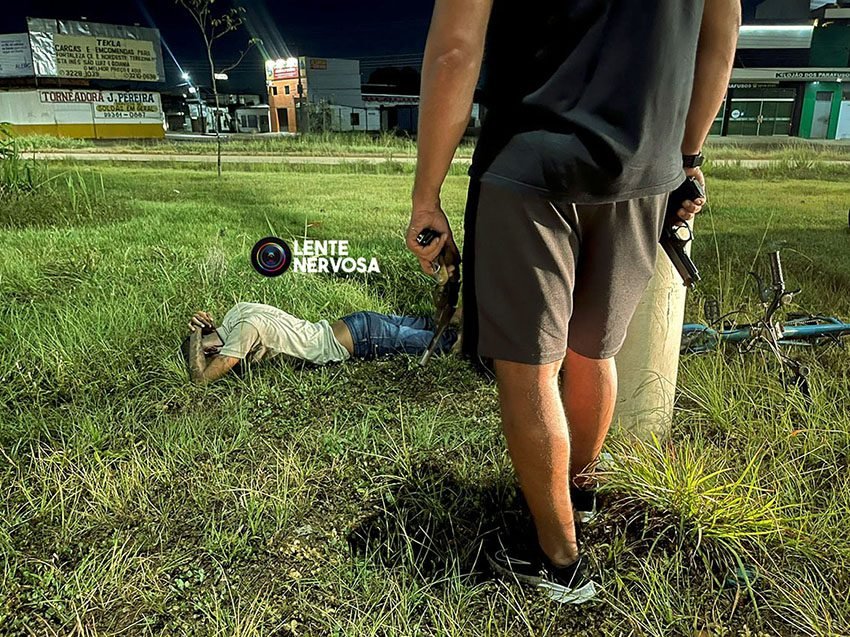 Após ameaçar estourar cabeças de mulheres, criminoso é preso com arma sem munição 1 Após ameaçar estourar cabeças de mulheres, criminoso é preso com arma sem munição