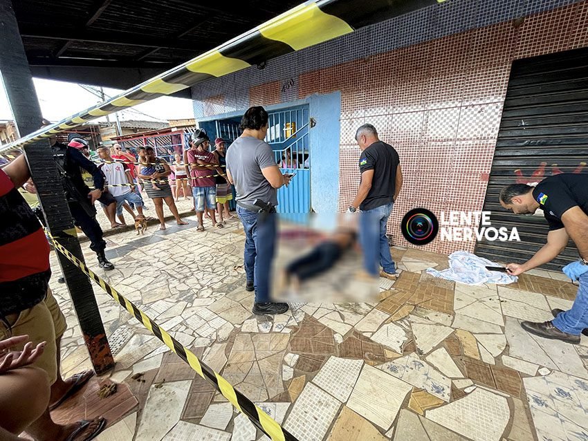 Apenado é executado com oito tiros em frente conveniência na capital