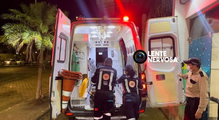 Jovem é socorrido em estado grave após ser golpeado com facão na cabeça