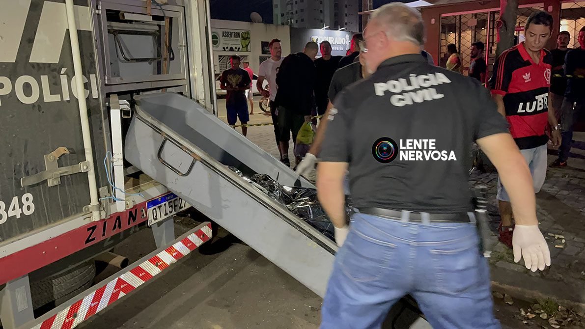 Vídeo: Motorista invade preferencial e causa acidente matando motoboy e deixando mulher e criança feridas