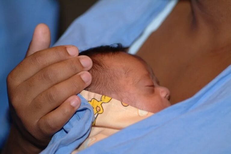 Mãe é presa após usar cocaína e amamentar recém-nascido no Paraná