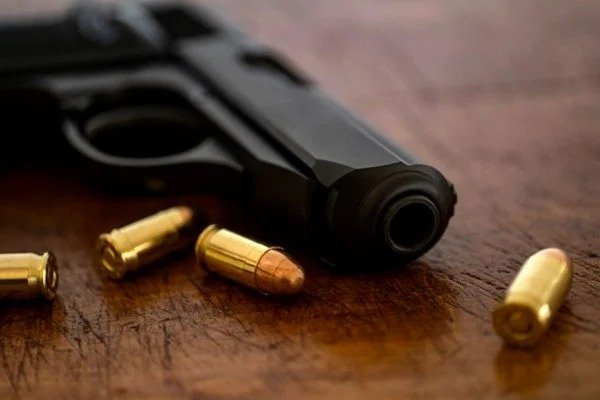 Policial militar do DF dispara acidentalmente nos próprios testículos