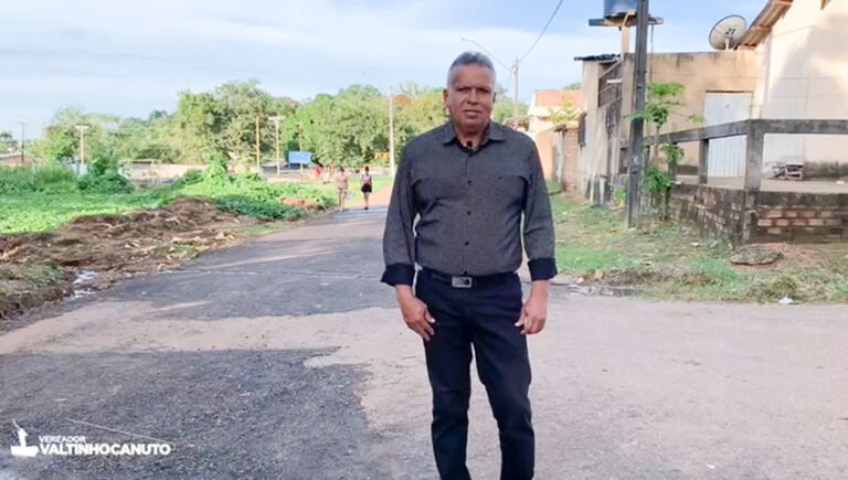 Últimas Notícias 7 Semob realiza Tapa Buracos no Bairro Triângulo a pedido do vereador Valtinho Canuto