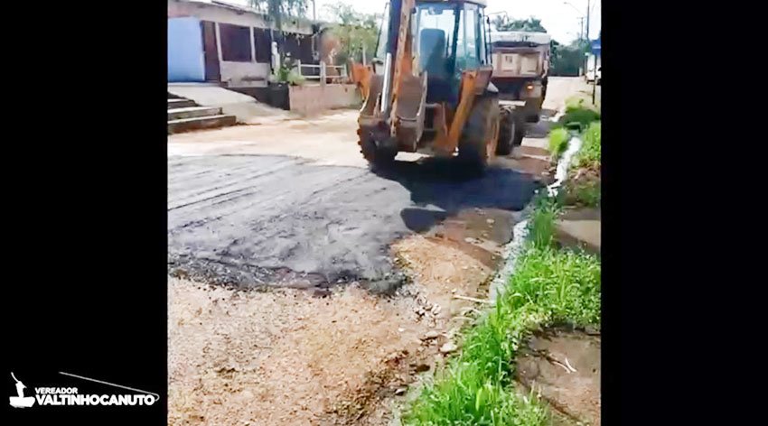 Semob realiza Tapa Buracos no Bairro Triângulo a pedido do vereador Valtinho Canuto