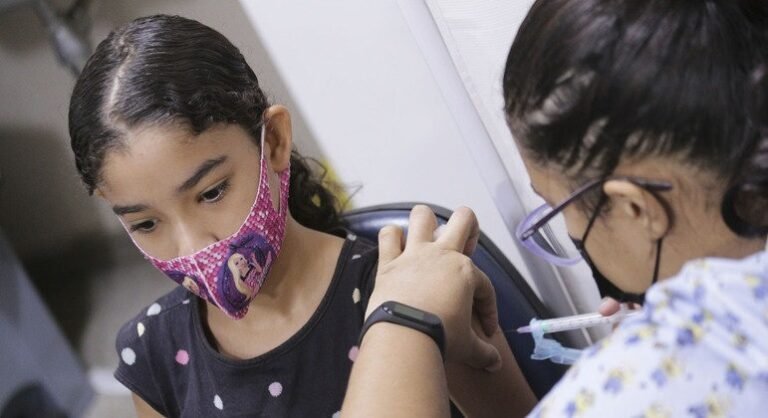 Últimas Notícias 10 Ministério da Saúde deve liberar em breve terceira dose de vacina contra a Covid para adolescentes