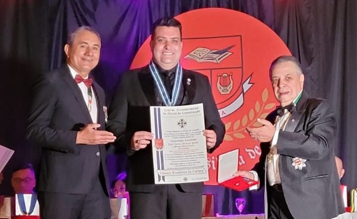 Jornalista Zecca Paim recebe Comenda “A Cruz do Mérito da Comunicação”, da Câmara Brasileira de Cultura 4 Jornalista Zecca Paim recebe Comenda “A Cruz do Mérito da Comunicação”, da Câmara Brasileira de Cultura