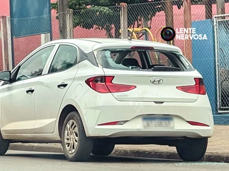 ACIDENTE – Ciclista fica inconsciente após estourar para-brisa de carro estacionado na zona sul