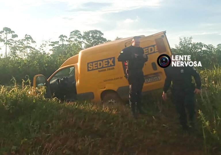 Funcionário do Correios é rendido por três criminosos que fogem levando carro com encomendas