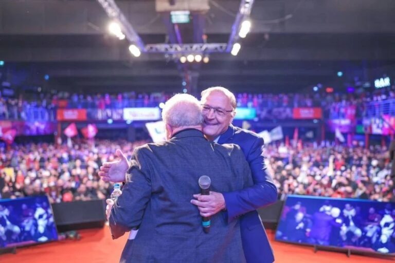 Com ingressos de até R$ 20 mil, jantar de Lula está quase sem lugares