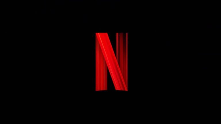 Dois atores de série da Netflix morrem em acidente de van no México