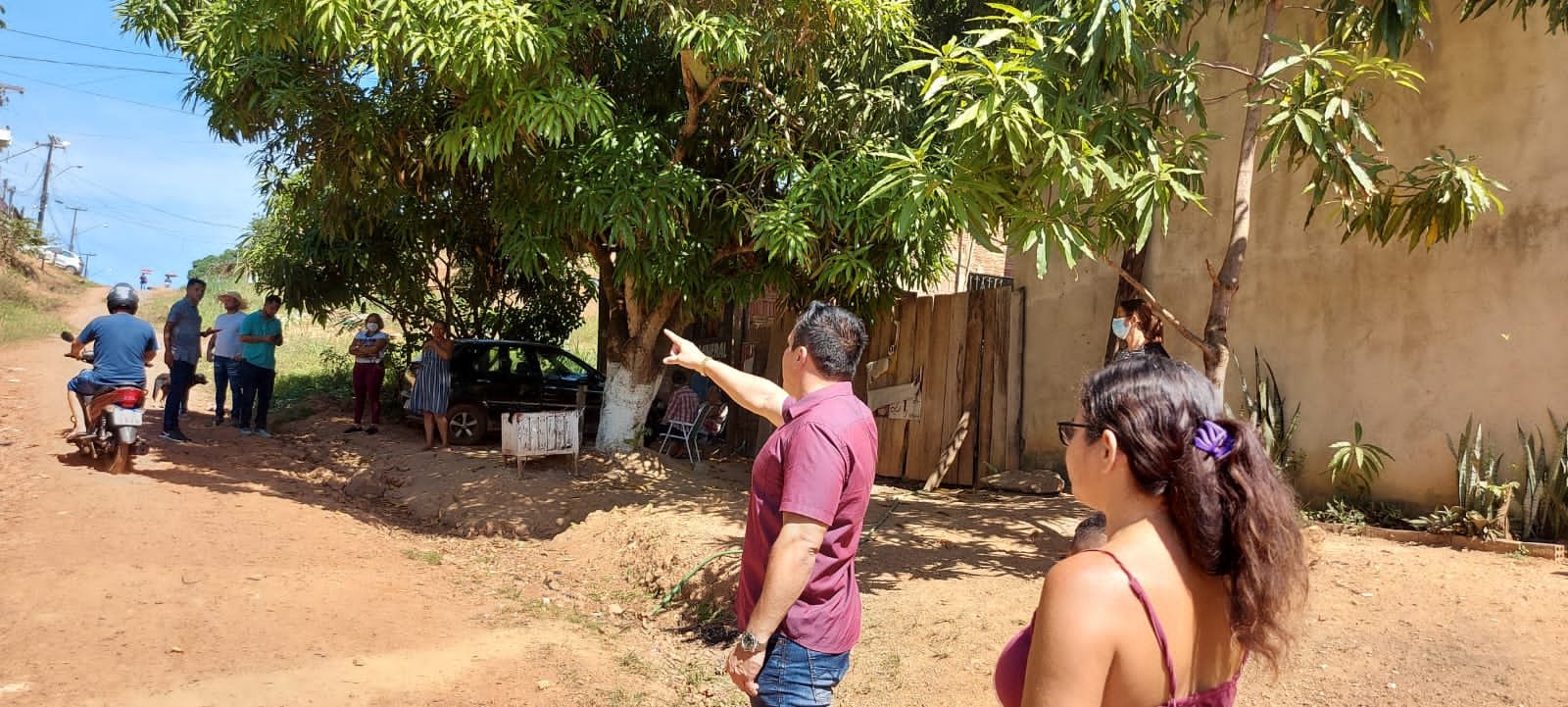 Vereador Edimilson Dourado acompanha asfaltamento em ruas da zona sul