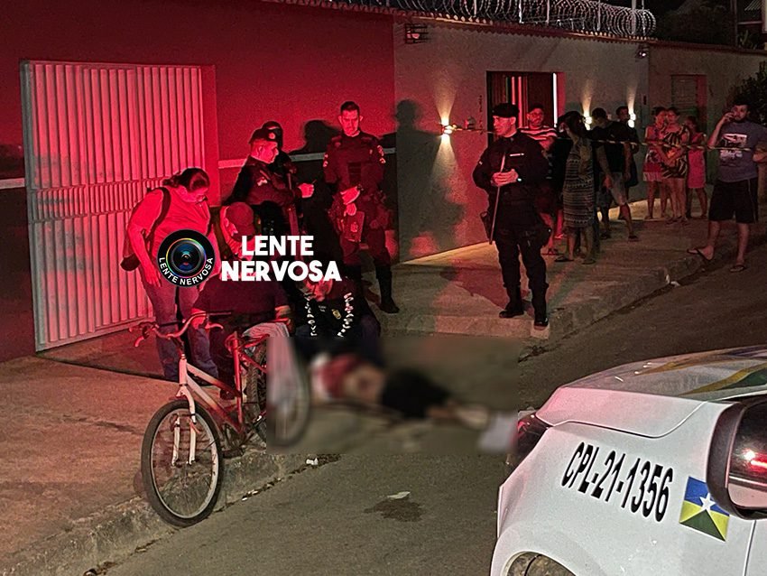 Passageiro de moto executa adolescente com tiro no rosto – VEJA O VÍDEO