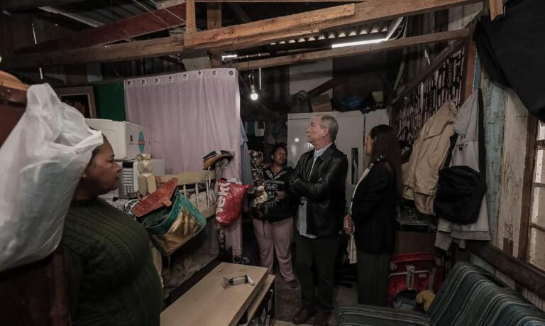 Últimas Notícias 6 Em Curitiba, Ciro Gomes fala em criar 5 milhões de empregos com obras