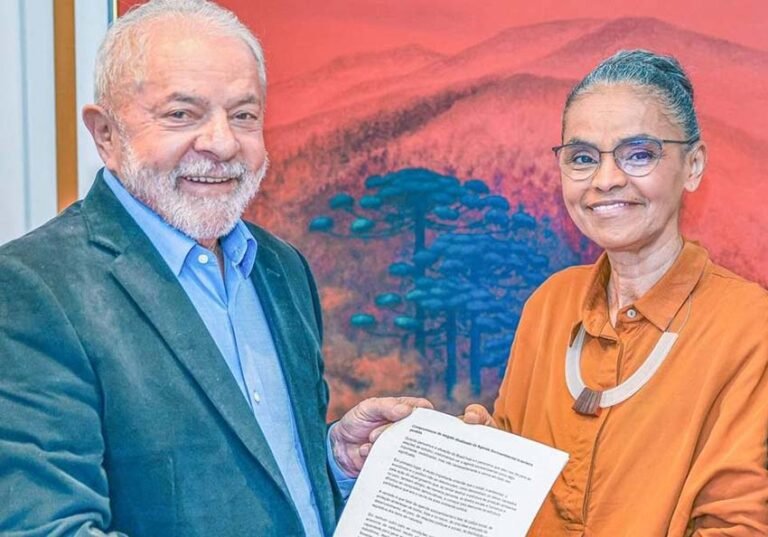 Marina Silva oficializa apoio a Lula e vê Brasil “diante de ameaça”