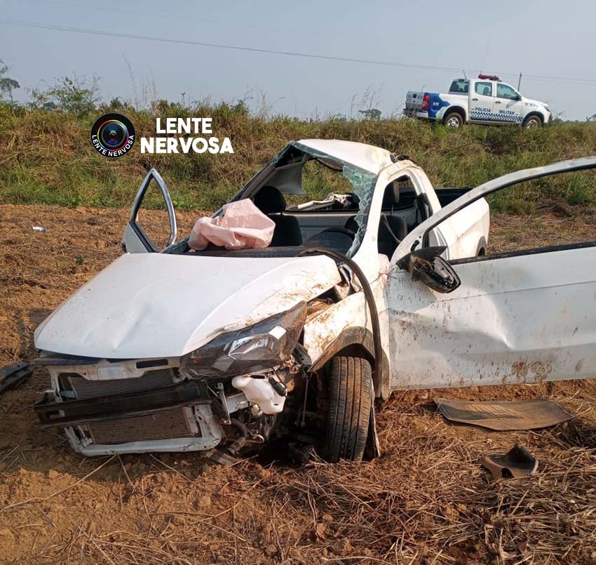 Motorista Capota Carro Após Desviar De Outro Veículo Em Rodovia De Ro 