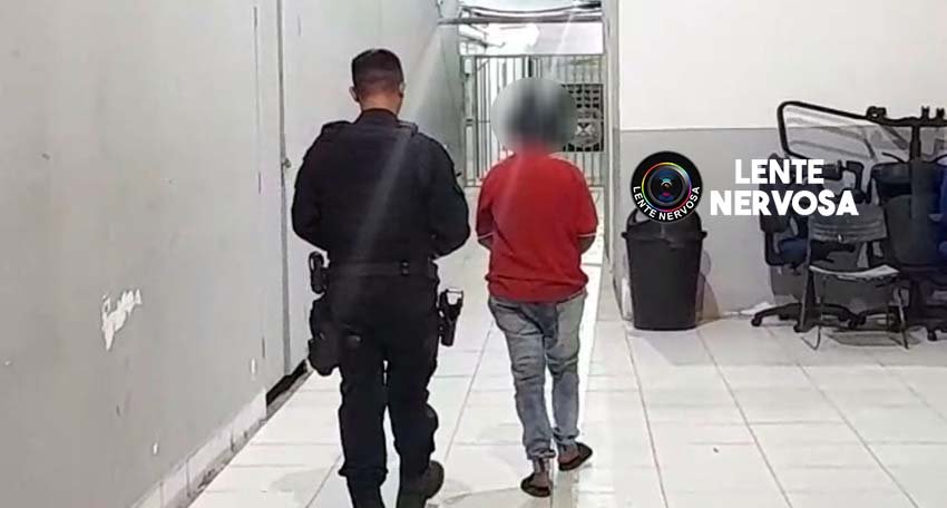 CIÚMES – Mulher é esfaqueada pela namorada enquanto dormia