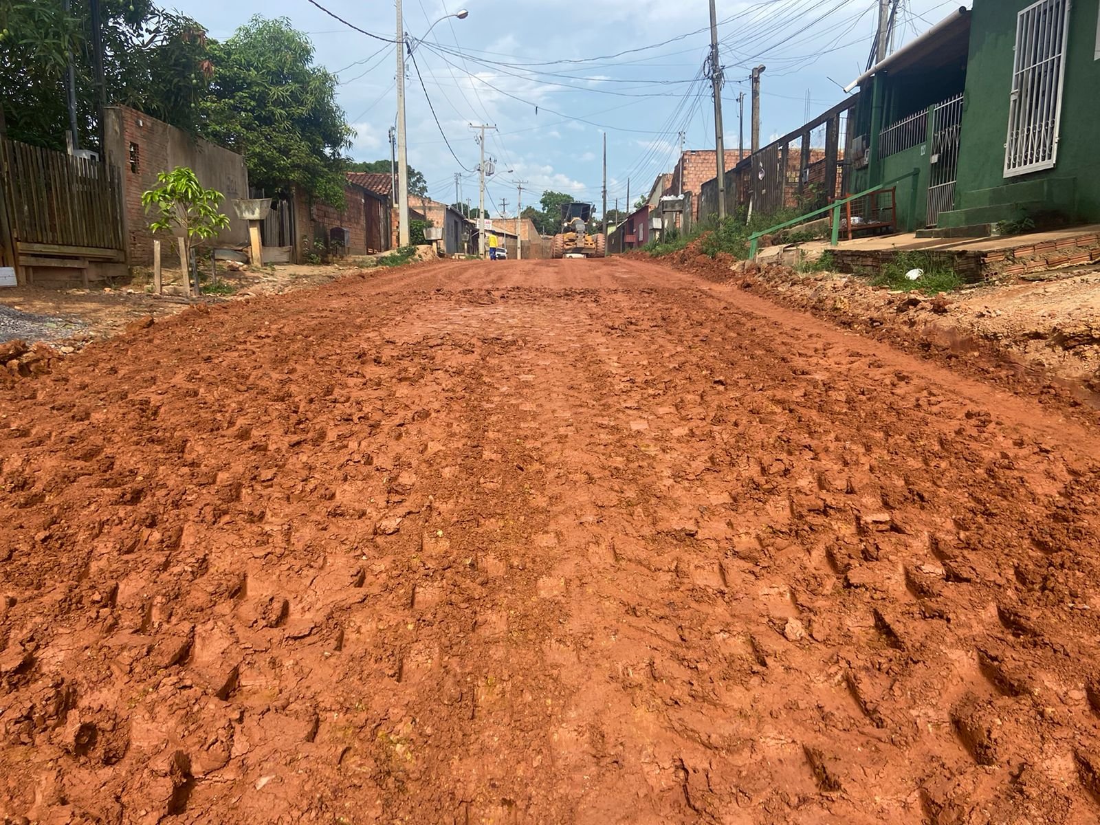 Mais ruas são asfaltadas na zona sul a pedido do vereador Edmilson Dourado