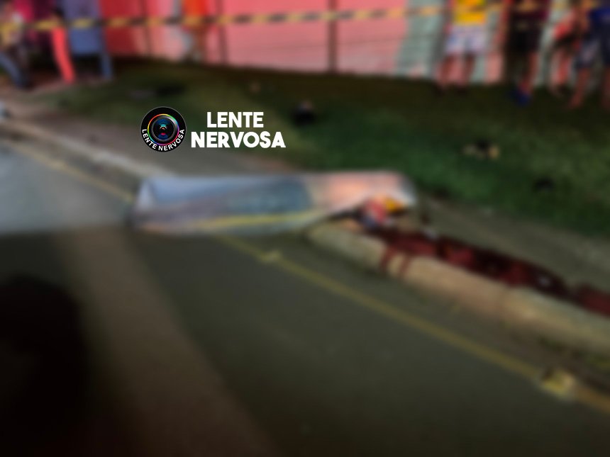 Motociclista perde controle em curva e morre após colidir em árvore – VEJA O VÍDEO