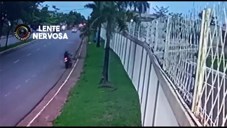 Últimas Notícias 6 Motociclista perde controle em curva e morre após colidir em árvore – VEJA O VÍDEO