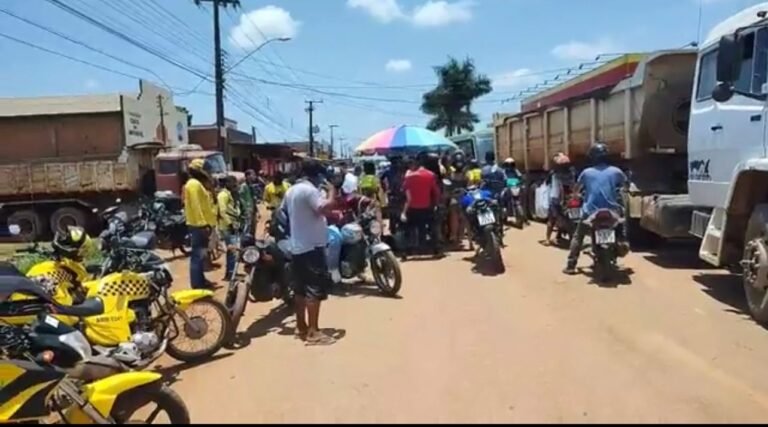 URGENTE – Mototaxista é atropelado após colidir na traseira de carro na zona leste