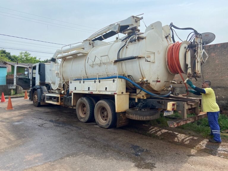 Últimas Notícias 8 Semusb desobstrui bueiro no Bairro Castanheiras a pedido do vereador Edmilson Dourado