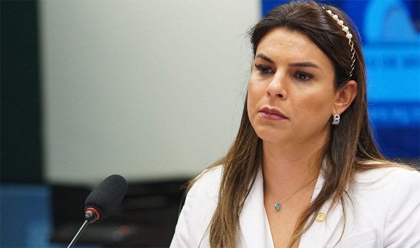 ABUSO DE PODER - Justiça determina retirada de toda propaganda de Mariana Carvalho da internet