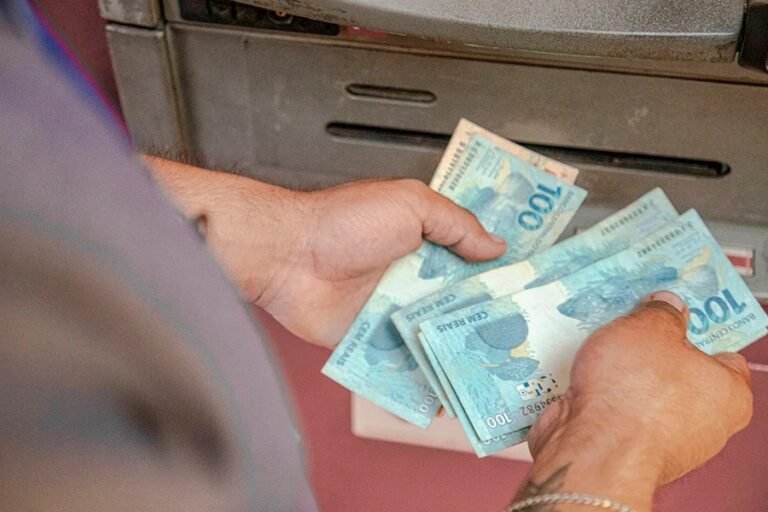 Últimas Notícias 10 ASSISTÊNCIA SOCIAL: Calendário de pagamento do Auxílio Brasil de outubro foi antecipado