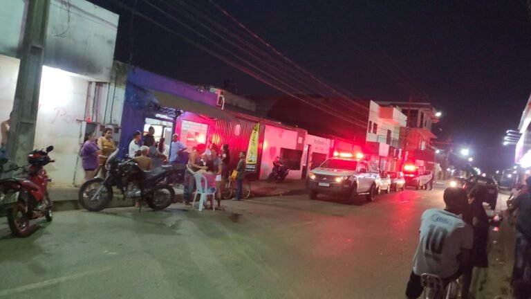 Últimas Notícias 10 Homem morre sentado em banheiro de bar na zona leste