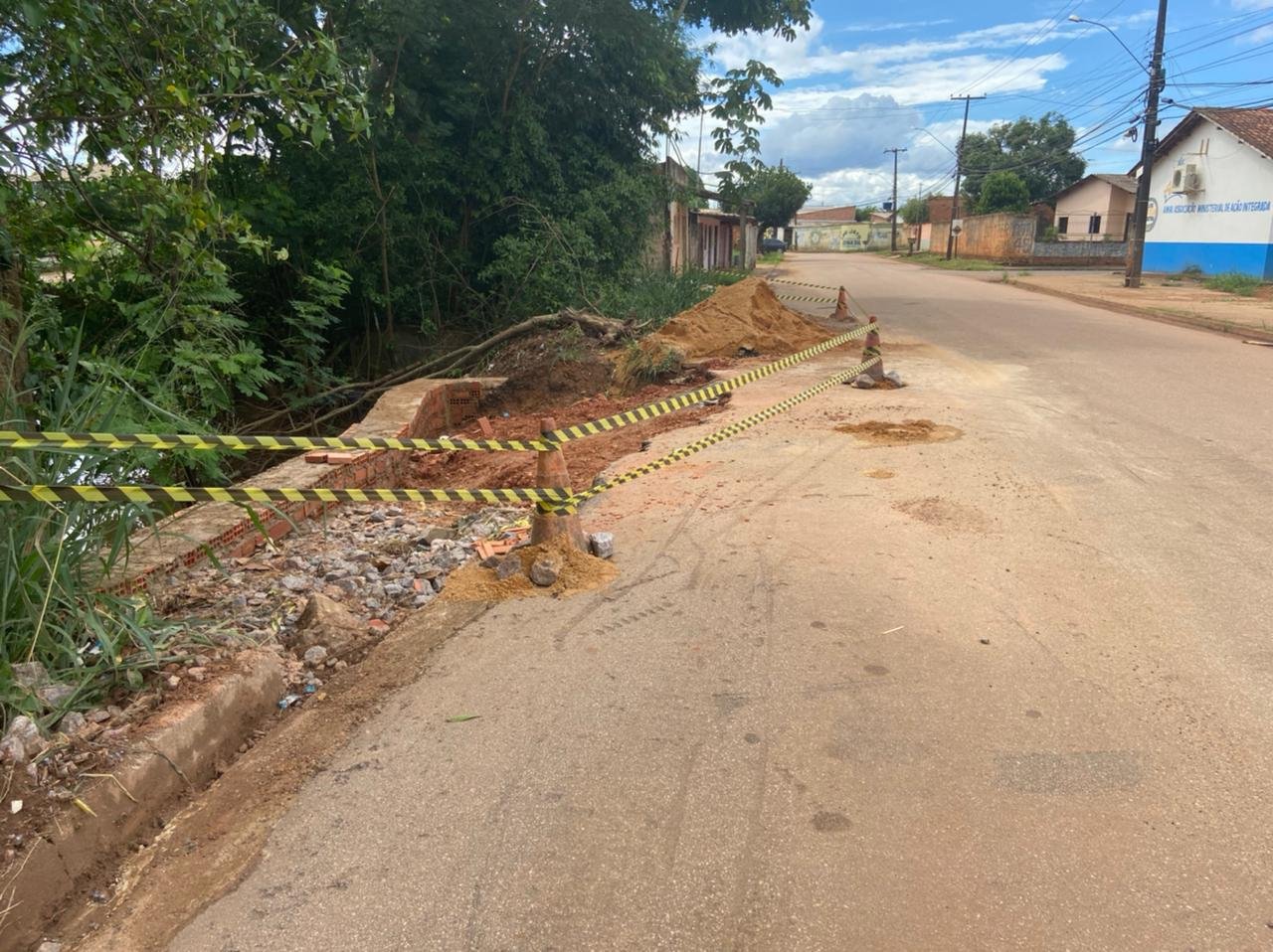 Semob realiza manutenção em boca de lobo a pedido do vereador Edmilson Dourado