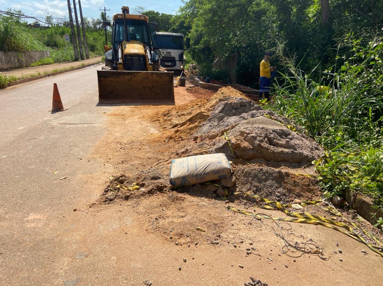 Semob realiza manutenção em boca de lobo a pedido do vereador Edmilson Dourado