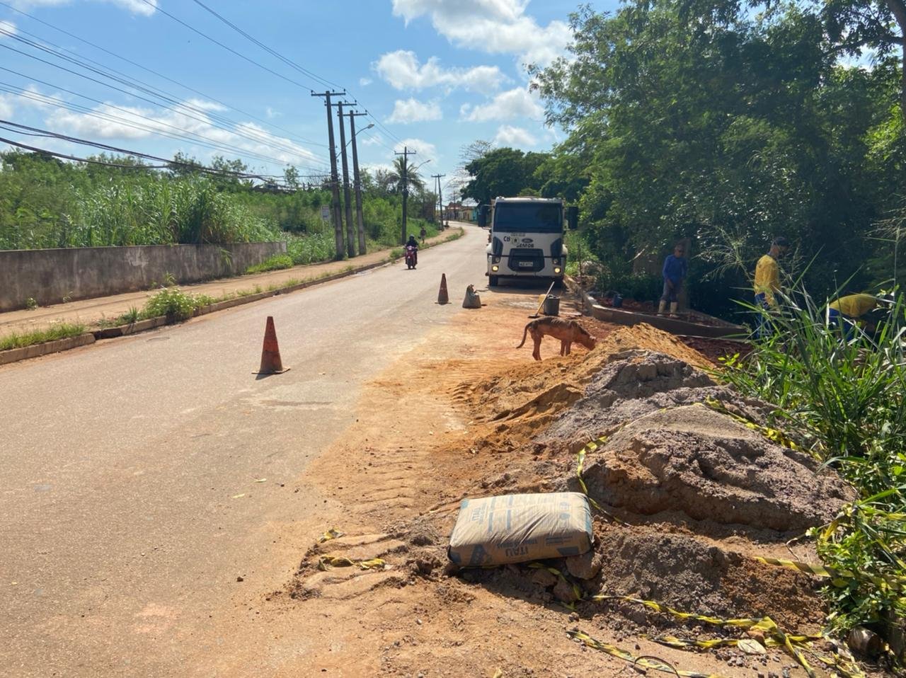 Semob realiza manutenção em boca de lobo a pedido do vereador Edmilson Dourado