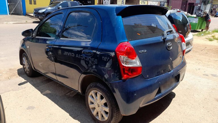 Últimas Notícias 7 Homem é preso após furtar veículo e deixar vítima presa em apartamento