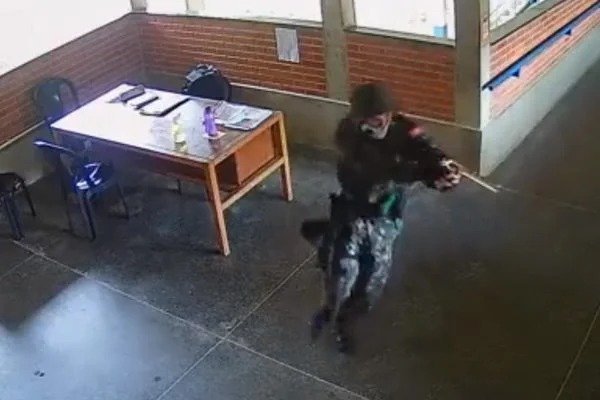 Polícia investiga se pai do atirador de Aracruz o instruiu a usar arma