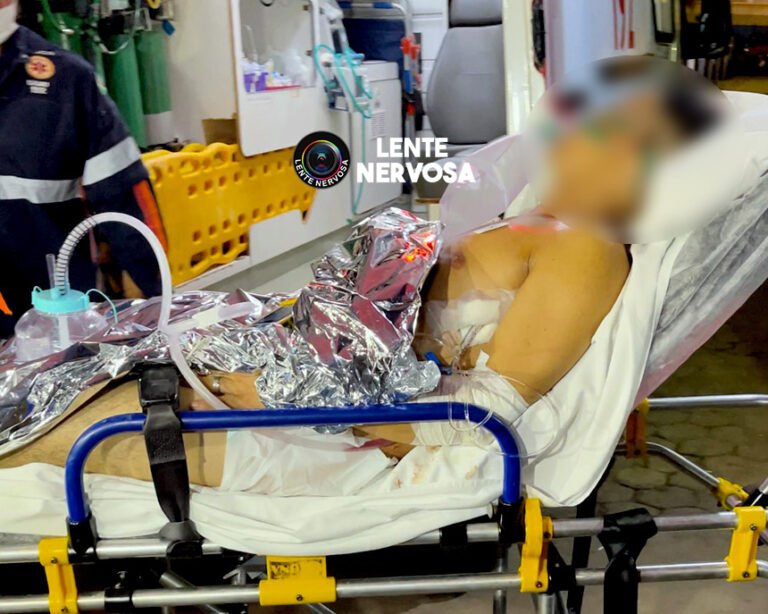 Homem é socorrido às pressas após ser atingido com vários tiros na zona leste