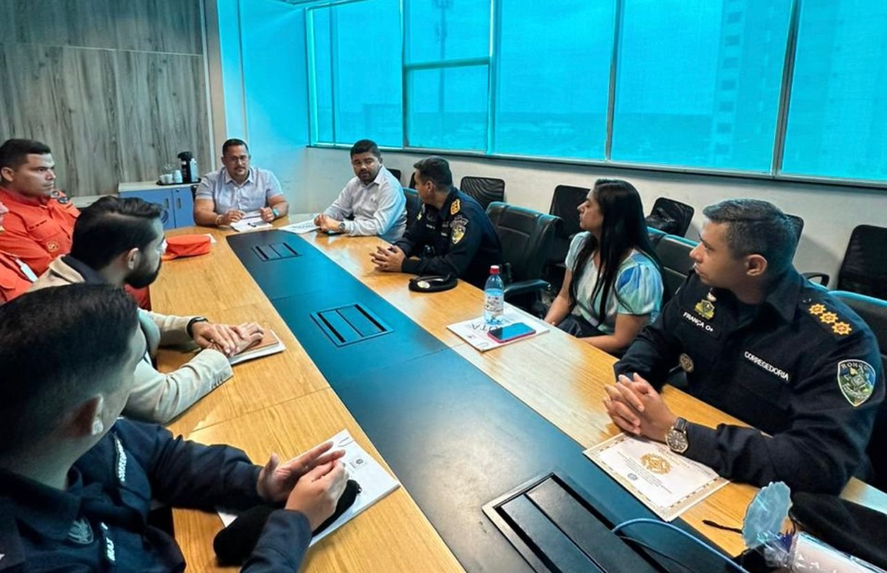 Deputado Jesuino trata com a Sesdec melhorias para os militares