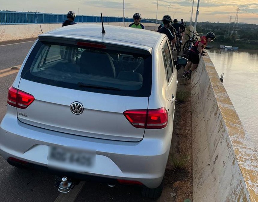 Vídeo mostra carro de mulher logo após ela supostamente pular da ponte sobre o Rio Madeira – ASSISTA