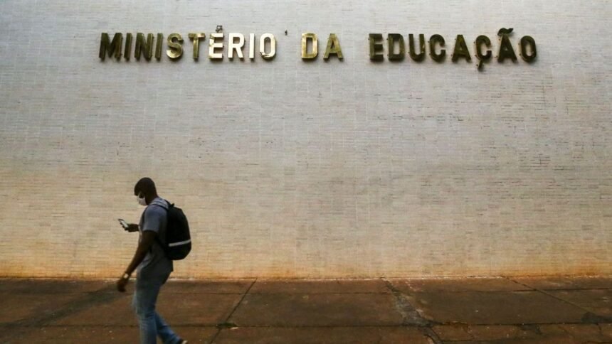 Ministro da Educação anuncia liberação de R$ 460 milhões para despesas 1 Ministro da Educação anuncia liberação de R$ 460 milhões para despesas