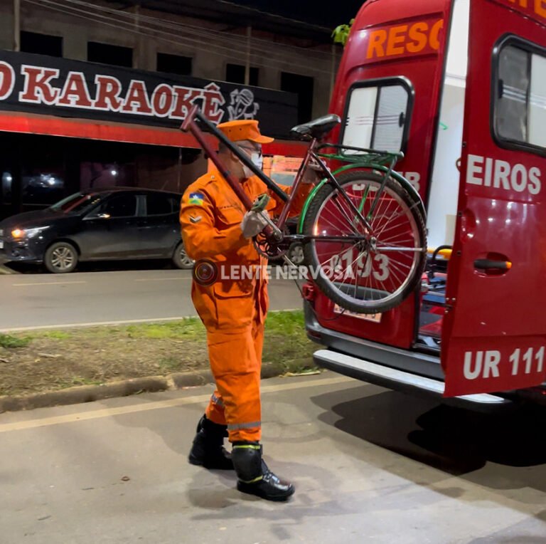 Ciclista atropelado só aceita ser socorrido se bicicleta for junto – VEJA O VÍDEO