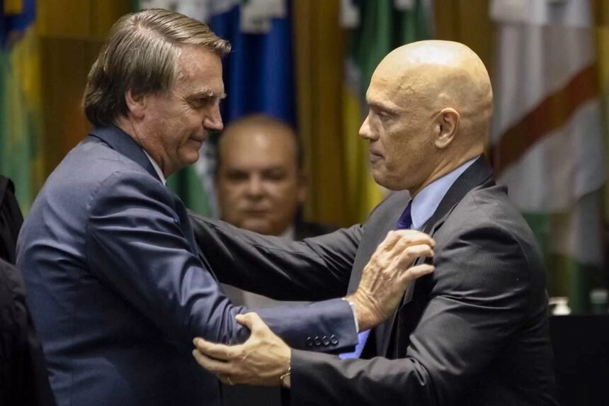 Bolsonaro prepara revide que pode degolar Alexandre de Moraes