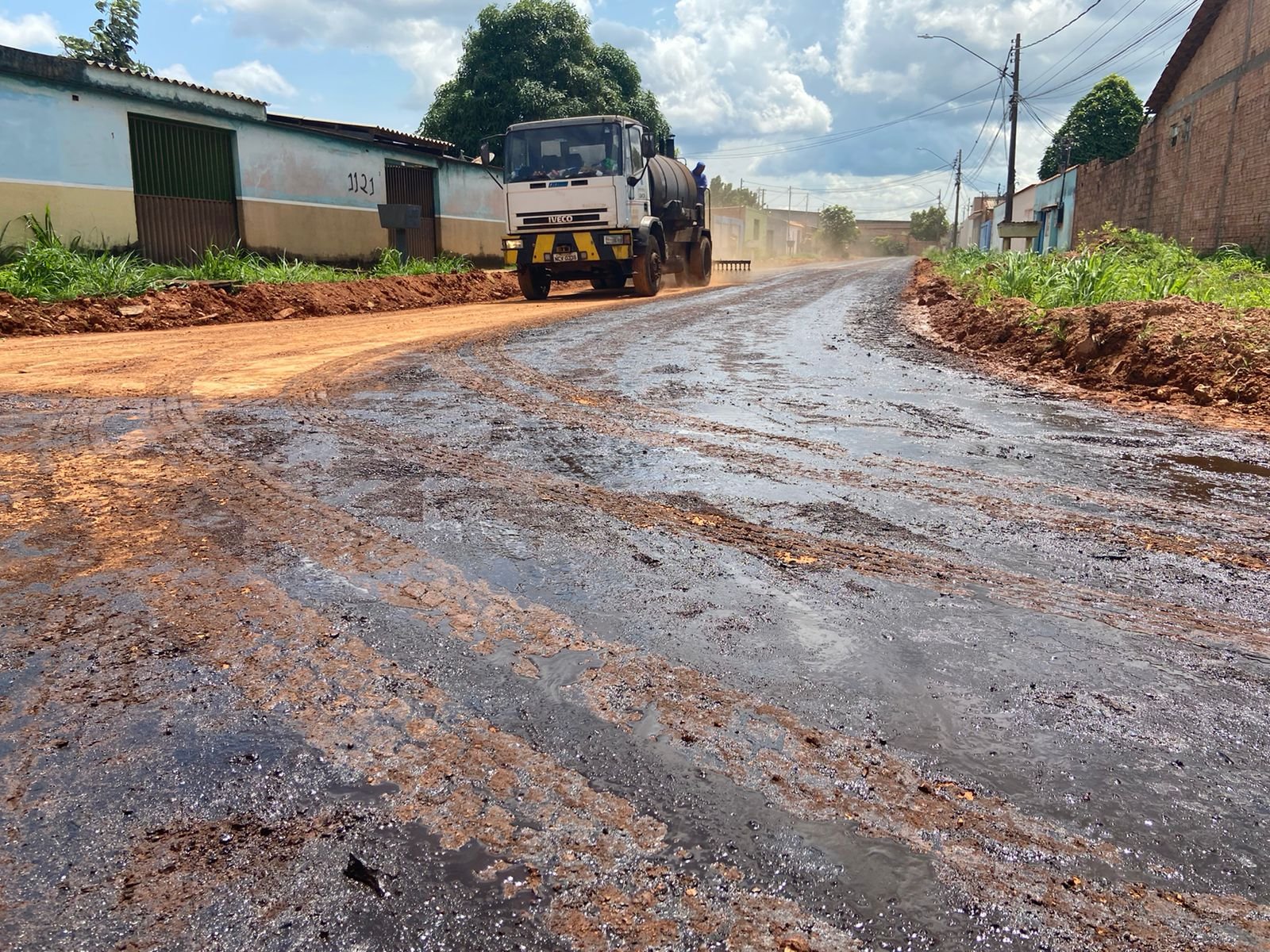 Semob inicia asfaltamento de ruas no Bairro Cohab a pedido do vereador Edmilson Dourado
