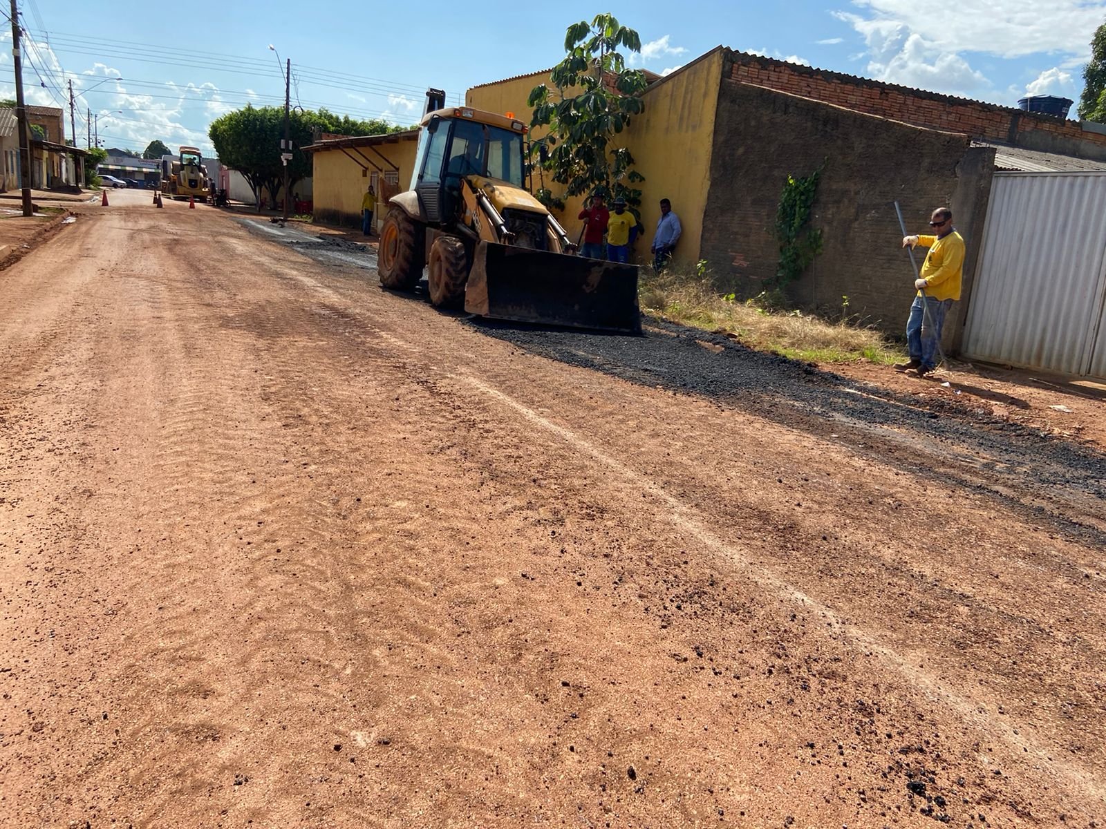 Tapa buraco é realizado na zona sul a pedido do vereador Edimilson Dourado