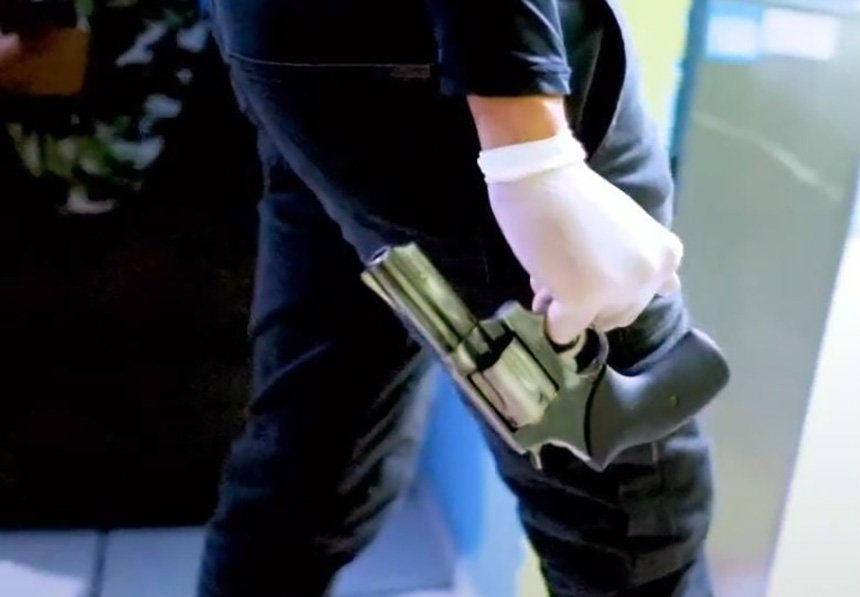 Homem é executado a tiros e irmã grávida atingida por bala perdida